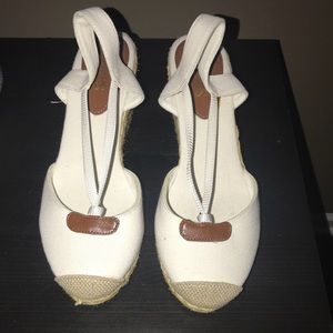 Chaps white and beige size 8